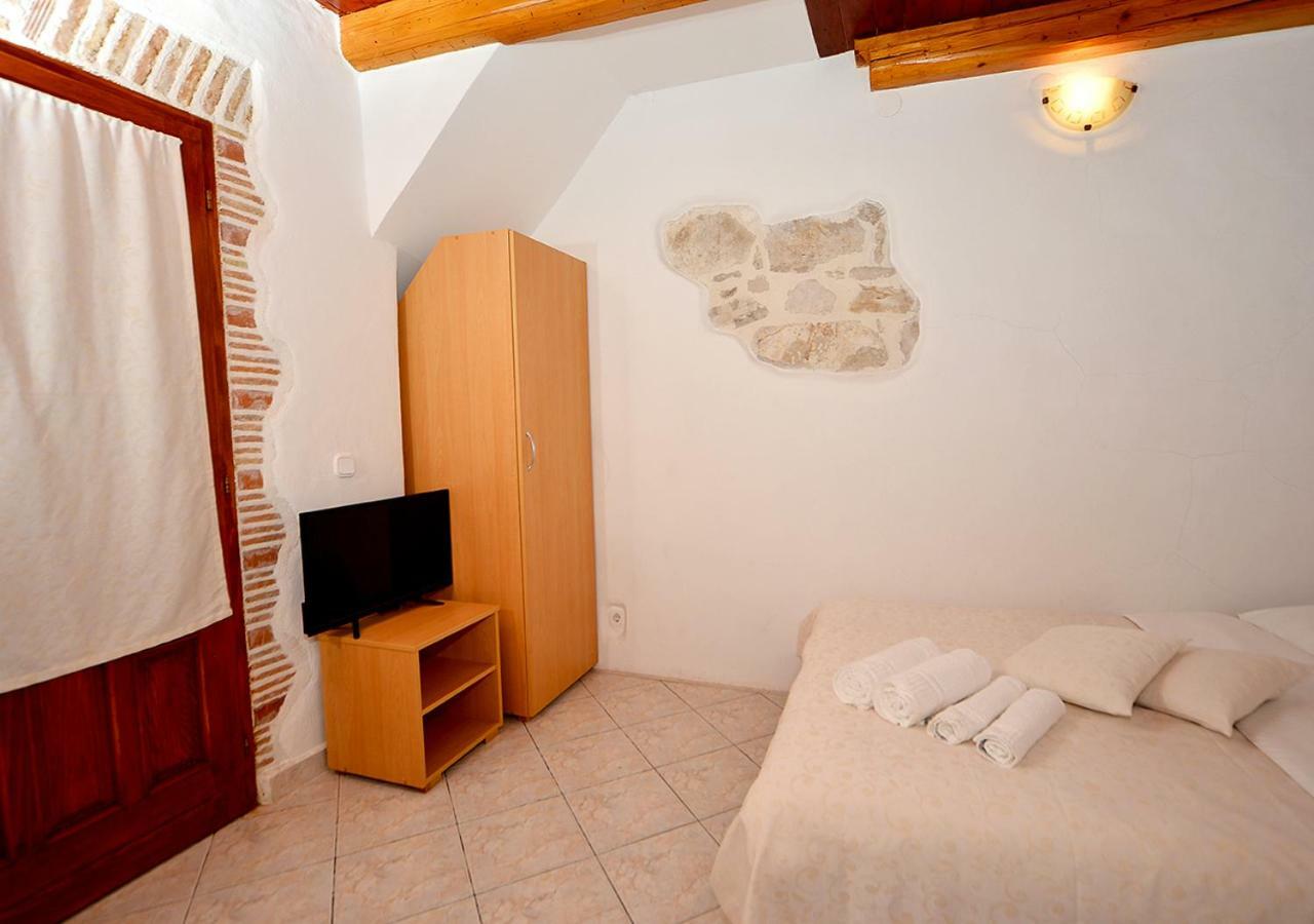 Old Town Vrsar, Apartments Danica & Zoran Ngoại thất bức ảnh